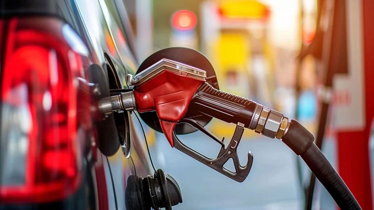 Akaryakıtta Büyük İndirim! Benzin ve Motorin Fiyatları Düştü