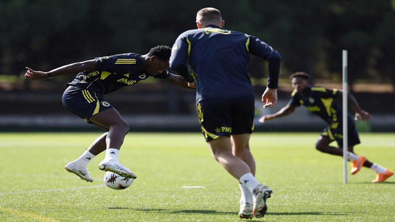 Fenerbahçe’den Jhon Duran Açıklaması: Yıldız Futbolcu Saha Çalışmalarına Başladı