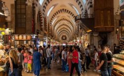 Soğuklar Başladı, Aktarlarda Kuyruk Oluştu! Ihlamur Altınla Yarışıyor