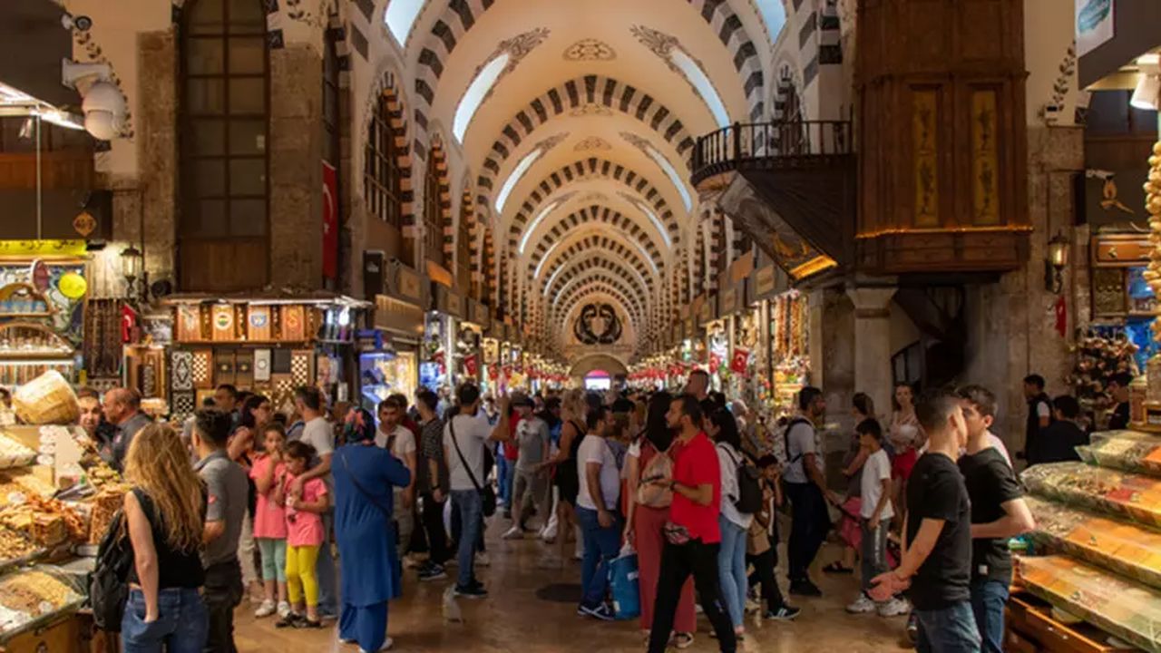 Soğuklar Başladı, Aktarlarda Kuyruk Oluştu! Ihlamur Altınla Yarışıyor