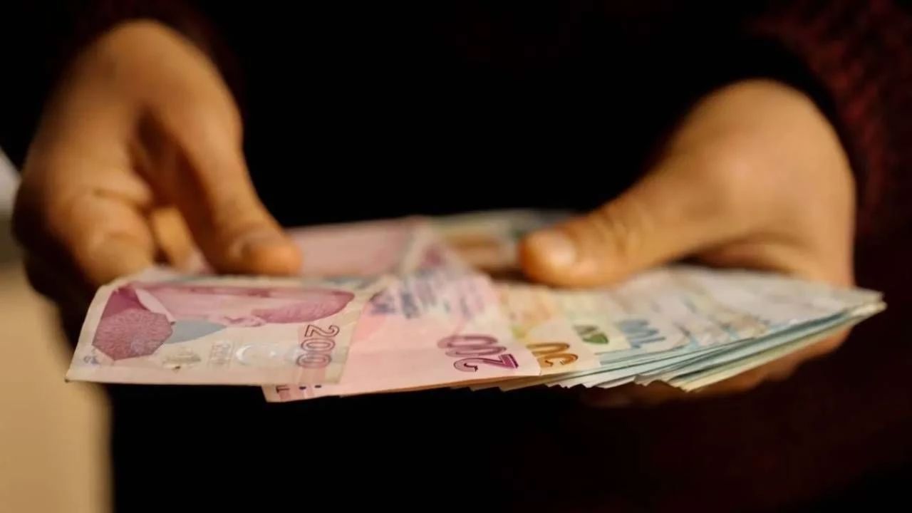 Tüm memur ve emeklileri ilgilendiren karar geliyor