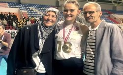 Zehra Güneş’in Unutamadığı Fakirlik Anısı: “Ailem Her Zaman Yanımdaydı”